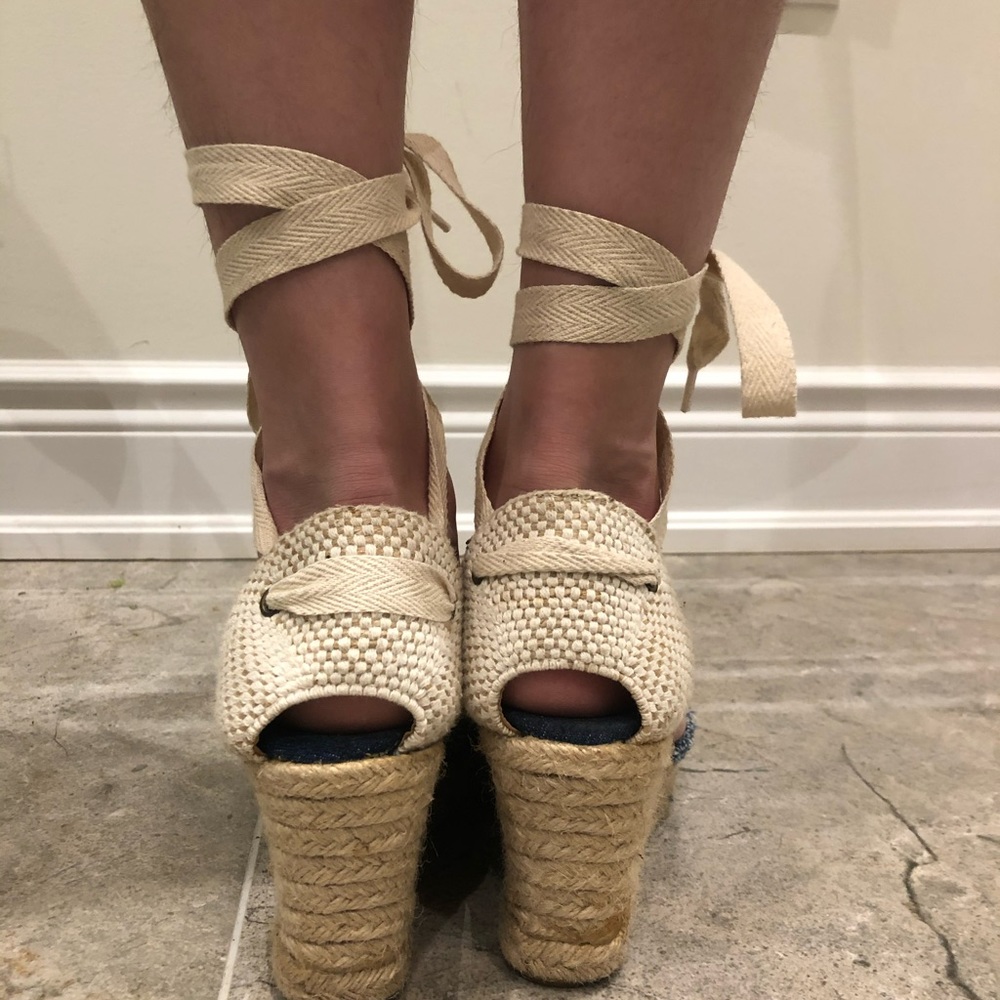 Selling these adorable denim soludos espadrille wedges. - Picture 4 of 4